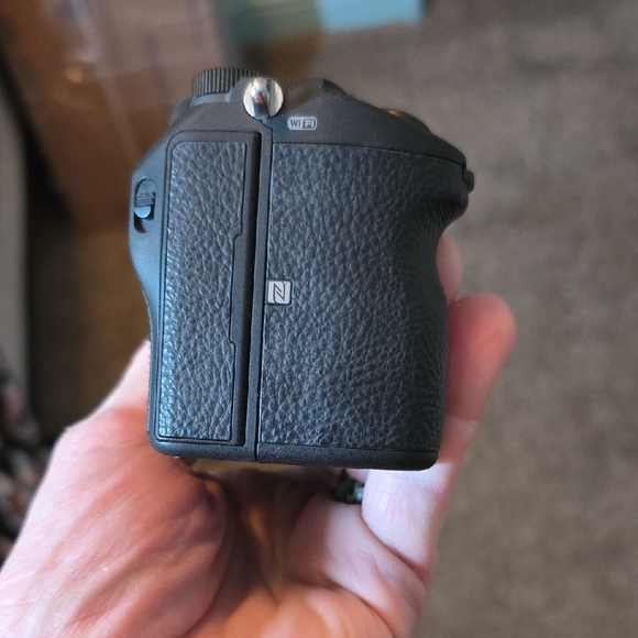 Sony Alpha A7R ILCE-7R 36.4MP Digital Camera - As-Is Has Red screen Needs Repair - Picture 3 of 8